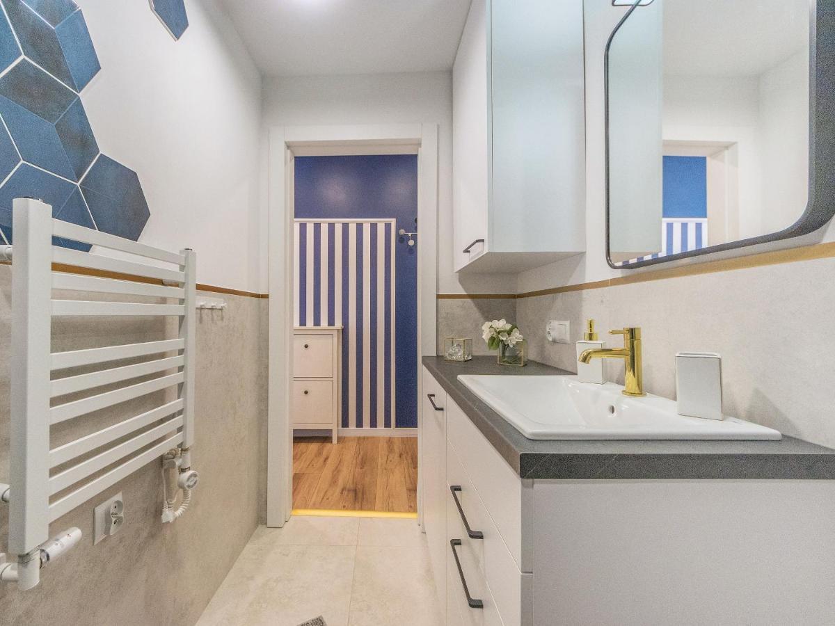 Glow Apartments, Apartament Dluga 69 グダニスク エクステリア 写真